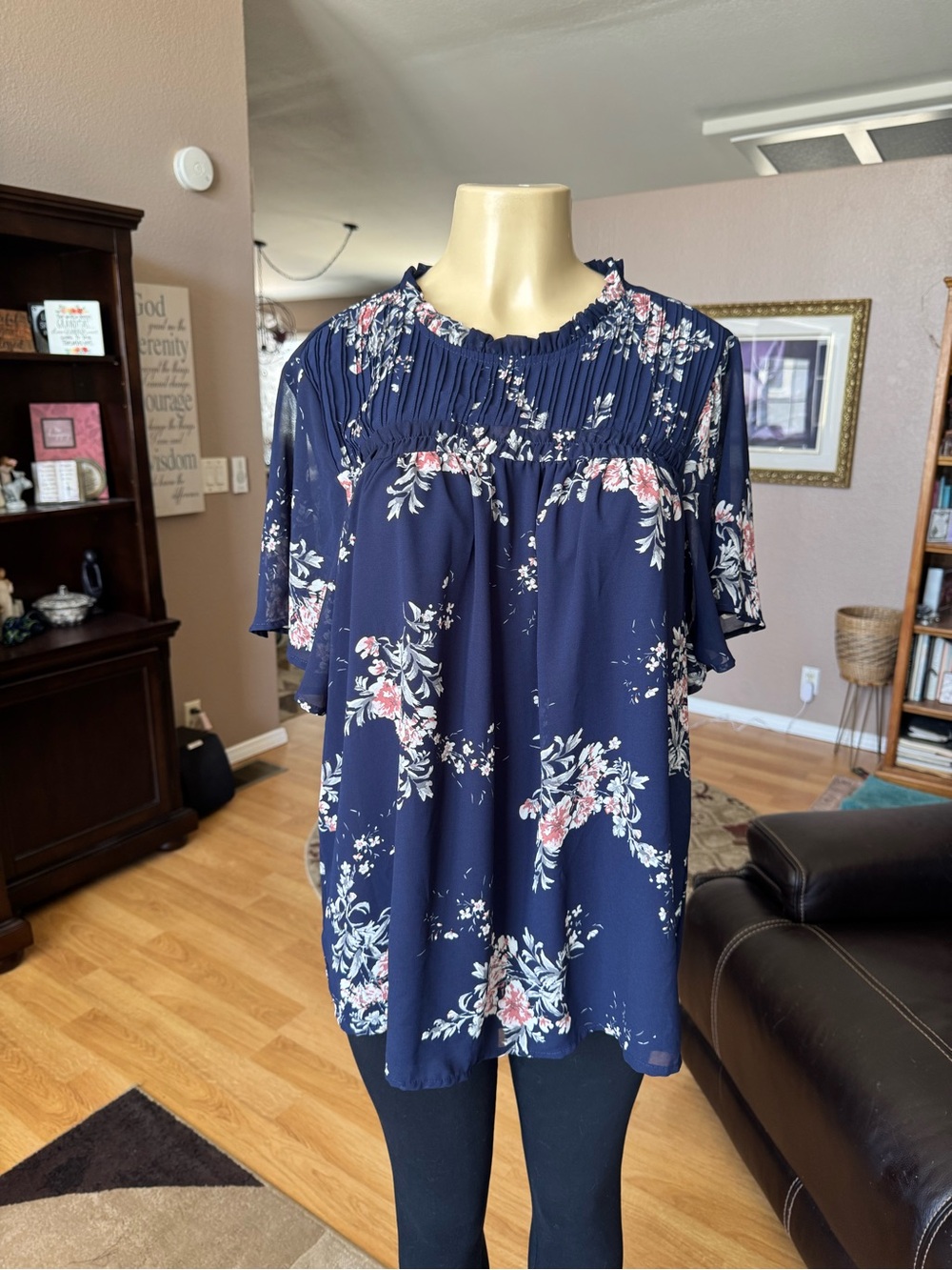 BloomChic black floral smocked yoke short sleeve blouse-size 14/16